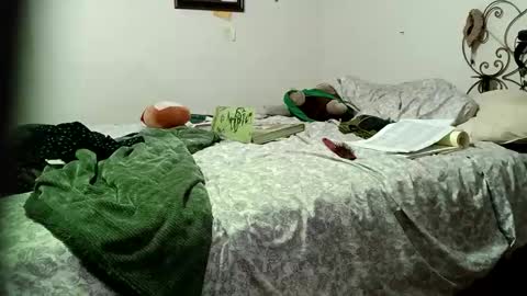 Snapshot of lacybell chatting on February 2025 09:20:02 AM lacybell online show from February 2025 09:20:02 AM