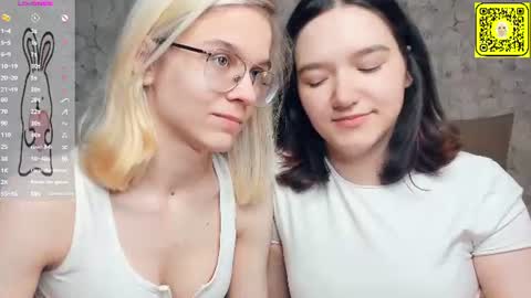 Snapshot of lacyedison chatting on July 2026 07:05:02 PM Violet and Isabel online show from July 2026 07:05:02 PM