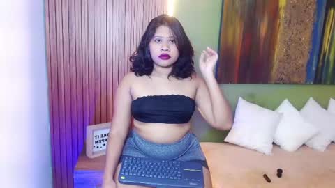 lady_ambar19 online show from July 2026 01:07:02 PM