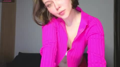 Snapshot of lady_birdd chatting on April 2026 06:52:01 PM lady_birdd online show from April 2026 06:52:01 PM
