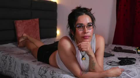 Kathie  Dicky    online show from April 2026 03:21:01 PM