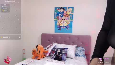 lady_butterfly19 online show from December 2024 09:00:01 PM