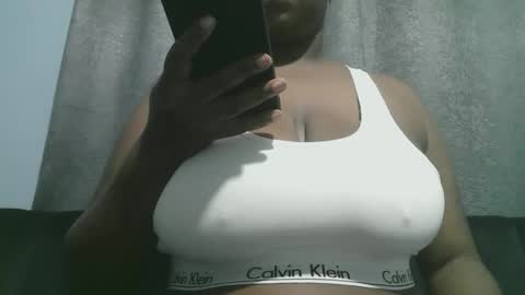 lady_dearra online show from November 2025 02:06:01 AM