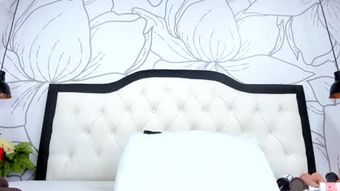 LADY  online show from February 2026 02:10:01 AM