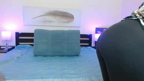 Snapshot of lady_milf_hot chatting on December 2025 06:31:01 AM Sofi online show from December 2025 06:31:01 AM