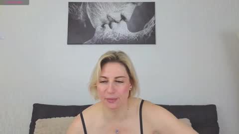 Diana online show from January 2025 11:14:02 PM