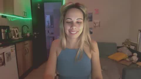 lady_smile69 online show from September 2025 04:08:02 PM