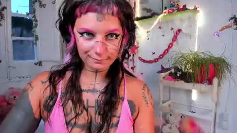 Mia online show from July 2026 07:27:01 PM