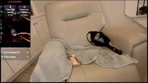 Snapshot of ladybabs chatting on November 2025 07:25:01 PM Ladybabs online show from November 2025 07:25:01 PM