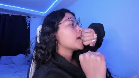 Snapshot of ladybrown_16 chatting on December 2024 01:34:01 AM Lady online show from December 2024 01:34:01 AM