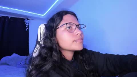 Snapshot of ladybrown_16 chatting on December 2024 06:44:01 AM Lady online show from December 2024 06:44:01 AM