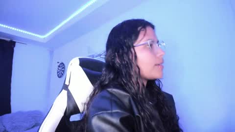 Snapshot of ladybrown_16 chatting on January 2025 05:21:01 AM Lady online show from January 2025 05:21:01 AM