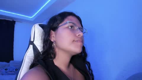 Snapshot of ladybrown_16 chatting on January 2025 06:13:02 AM Lady online show from January 2025 06:13:02 AM