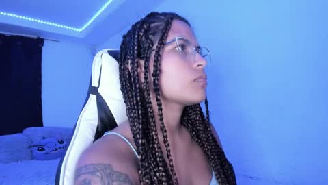 Snapshot of ladybrown_16 chatting on February 2025 06:13:02 AM Lady online show from February 2025 06:13:02 AM