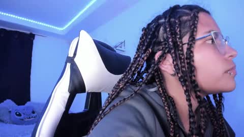 Snapshot of ladybrown_16 chatting on February 2025 06:54:01 AM Lady online show from February 2025 06:54:01 AM