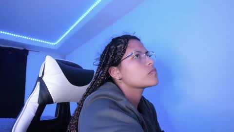 Snapshot of ladybrown_16 chatting on February 2025 07:16:02 AM Lady online show from February 2025 07:16:02 AM