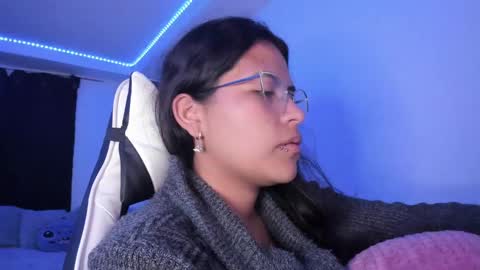 Snapshot of ladybrown_16 chatting on February 2025 05:08:01 AM Lady online show from February 2025 05:08:01 AM