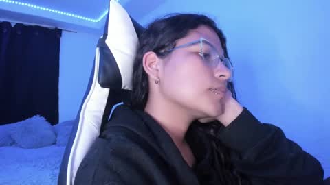 Snapshot of ladybrown_16 chatting on March 2025 03:44:01 AM Lady online show from March 2025 03:44:01 AM