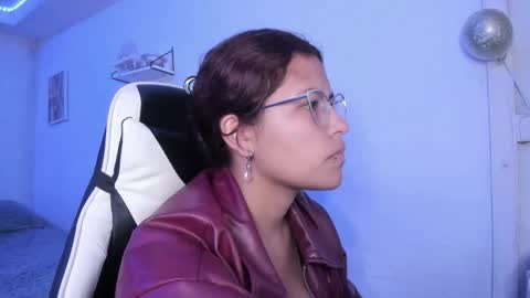 Snapshot of ladybrown_16 chatting on October 2025 02:18:01 AM Lady online show from October 2025 02:18:01 AM