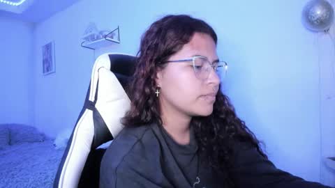 Snapshot of ladybrown_16 chatting on October 2025 05:04:01 AM Lady online show from October 2025 05:04:01 AM