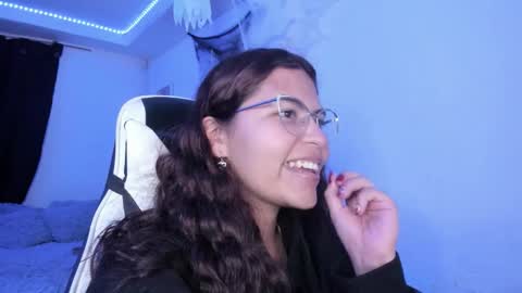 Snapshot of ladybrown_16 chatting on October 2025 03:07:02 AM Lady online show from October 2025 03:07:02 AM