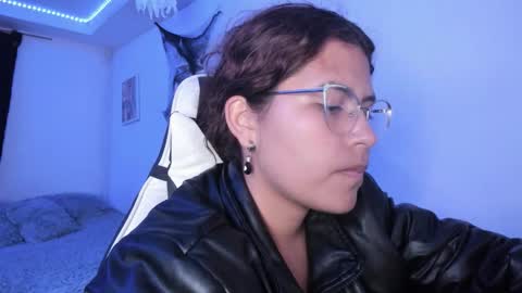 Snapshot of ladybrown_16 chatting on October 2025 02:33:01 AM Lady online show from October 2025 02:33:01 AM