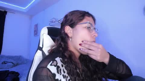 Snapshot of ladybrown_16 chatting on November 2025 03:53:02 AM Lady online show from November 2025 03:53:02 AM