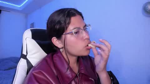  Lady  online show from December 2025 03:05:01 AM