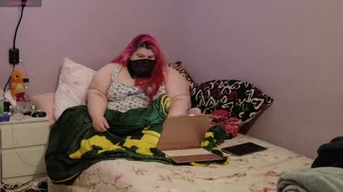 ladykitsunebig online show from June 2026 09:19:01 PM