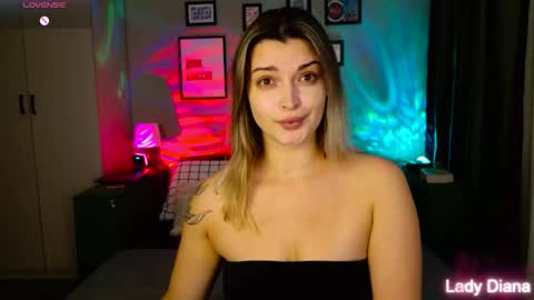 ladylancaster online show from November 2025 02:38:02 PM