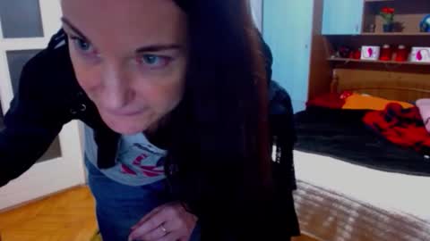 LadyLHoty online show from November 2025 04:25:01 PM