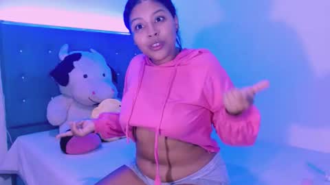 Snapshot of ladypussy69779756 chatting on February 2026 08:57:01 AM laura online show from February 2026 08:57:01 AM