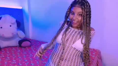 Snapshot of ladypussy69779756 chatting on March 2026 05:13:01 AM laura online show from March 2026 05:13:01 AM