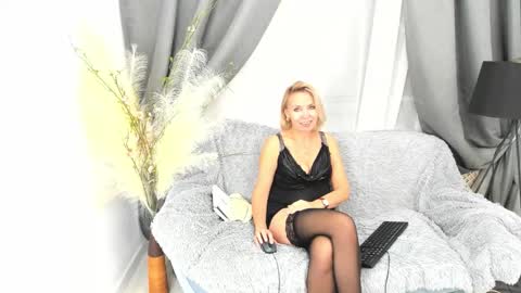 ladysexyx online show from October 2025 02:40:01 PM