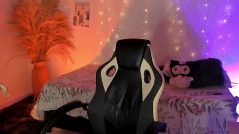 Lady  online show from May 2026 01:44:01 AM