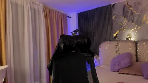 Lady  online show from May 2026 04:42:01 AM