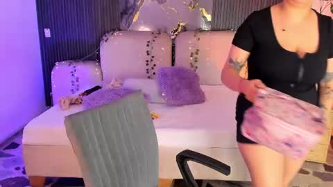 Lady  online show from June 2026 04:04:02 AM