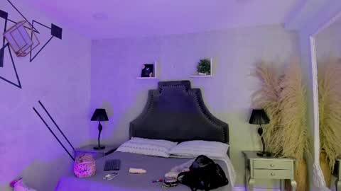 Lady  online show from July 2026 04:10:02 AM