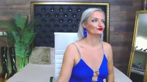 Snapshot of ladytouch chatting on December 2024 09:33:01 AM ladytouch online show from December 2024 09:33:01 AM