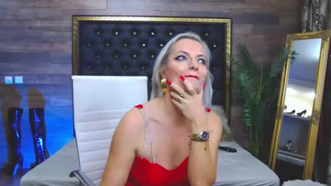 Snapshot of ladytouch chatting on December 2024 02:38:01 AM ladytouch online show from December 2024 02:38:01 AM