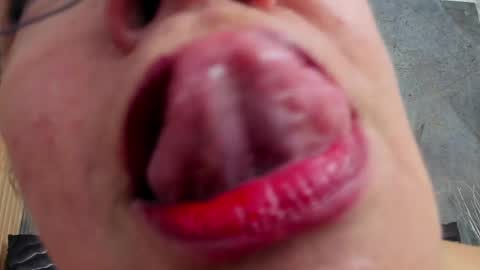 Lailacastillo online show from April 2026 12:29:02 PM