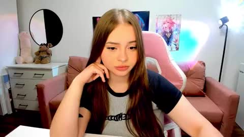 Kira online show from September 2025 07:28:01 PM