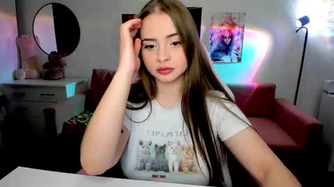 Kira online show from October 2025 10:40:02 PM