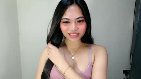Snapshot of laire_allure chatting on April 2026 06:05:02 AM laire online show from April 2026 06:05:02 AM