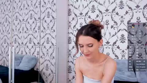 Julia online show from May 2026 06:52:01 AM