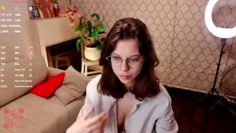 Julia online show from May 2026 09:31:01 PM