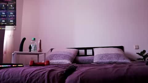 Lola online show from July 2026 03:03:01 PM