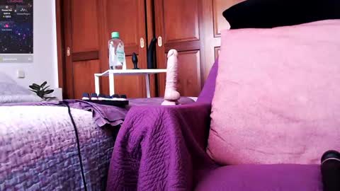 Lola online show from July 2026 06:03:02 PM