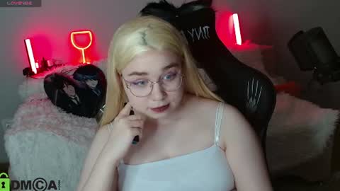 Snapshot of laly_loose chatting on August 2026 06:00:01 PM Eva online show from August 2026 06:00:01 PM