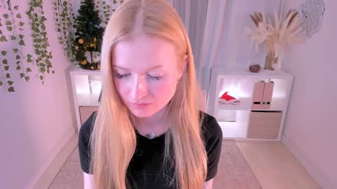 Snapshot of laly_peach chatting on January 2025 07:39:01 PM Laly online show from January 2025 07:39:01 PM